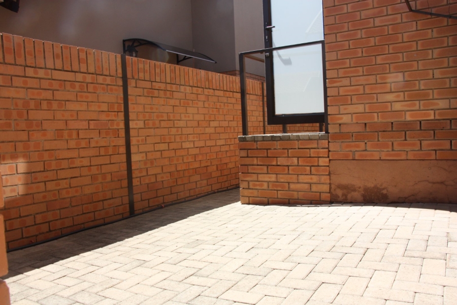 1 Bedroom Property for Sale in Langenhovenpark Free State